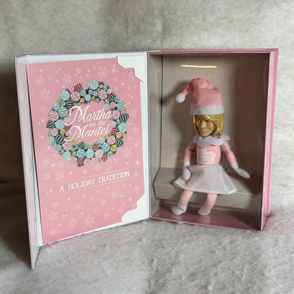 Martha On The Mantel: A Holiday Tradition 2025 Edition Doll - New in Box - Picture 2 of 4
